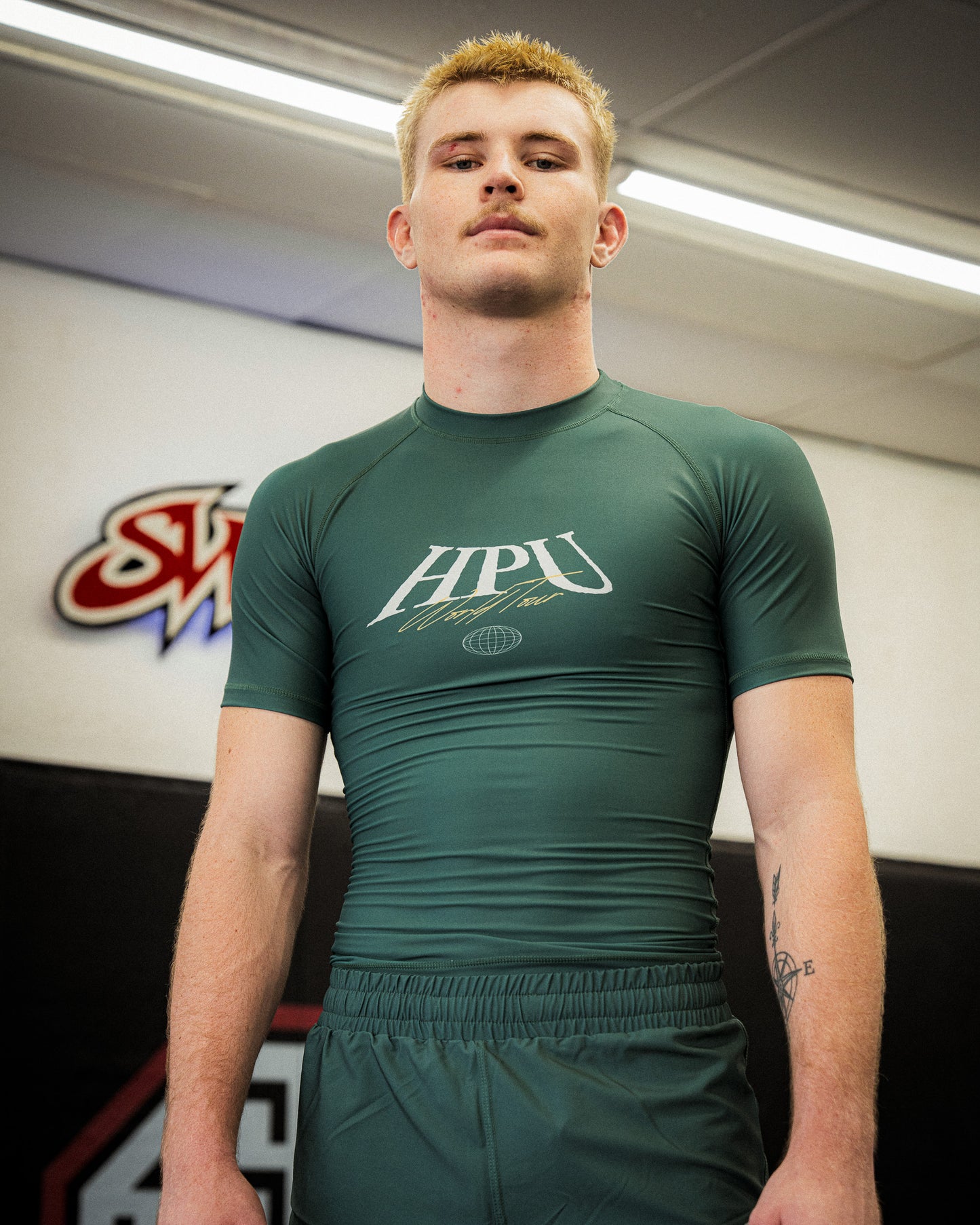 WORLD TOUR PRO RASHGUARD RACING GREEN