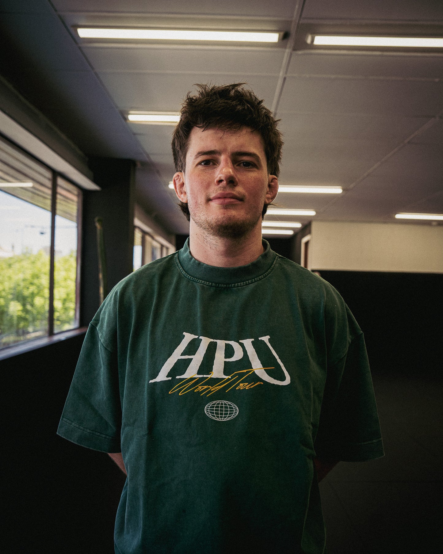 HPU WORLD TEE FOREST GREEN